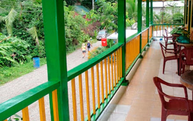 Cabinas Manzanillo Caribe Sur CR