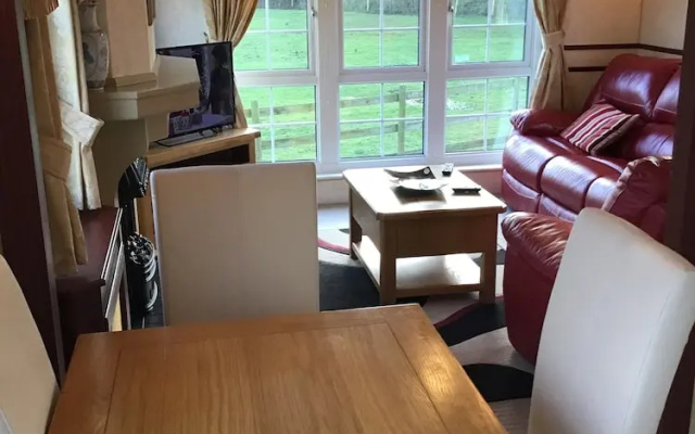 Beautiful 2-bed Chalet in Llanfairpwllgwyngyll