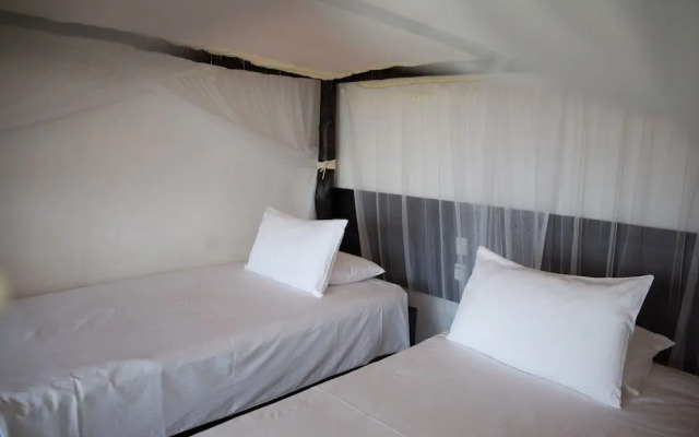 Room-serene Lake View Lodge in Kayove, R