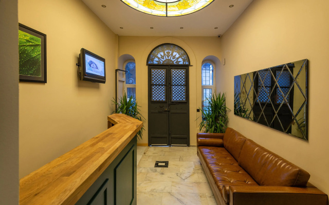 Aram Kerasi Rooms