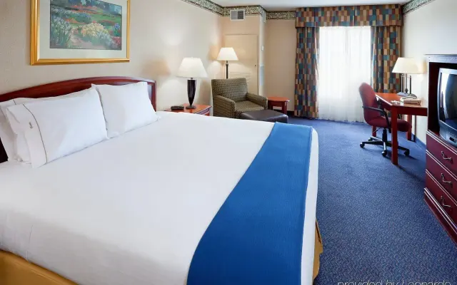 Holiday Inn Express & Suites Reading by IHG