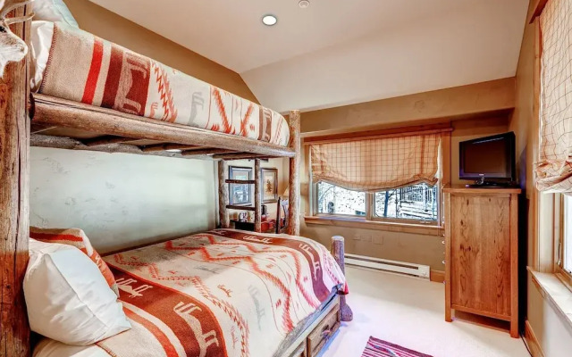 5br/5ba , Ski In/out In Arrowhead, 3523 Sq Ft! 5 Bedroom Condo by RedAwning
