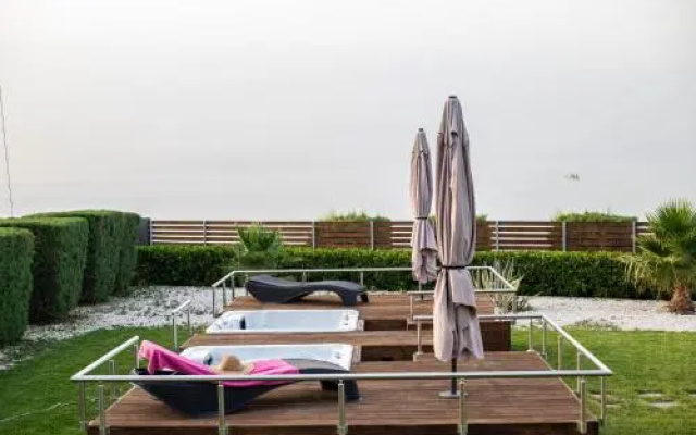 Isola Apartments