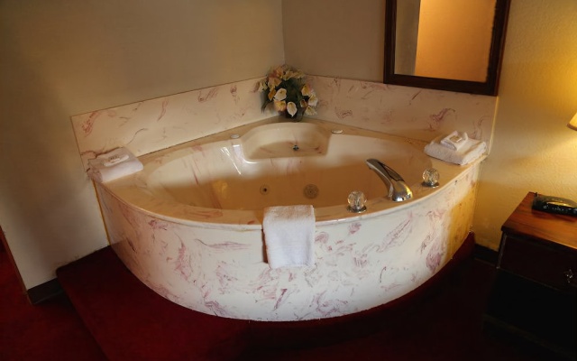 Branson Vacation Inn and Suites