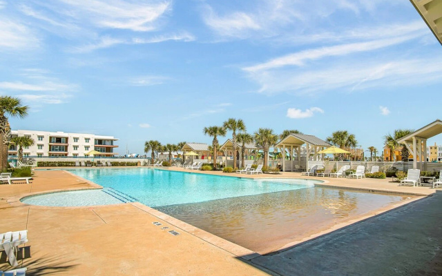 Pool Residence at Sunflower Beach