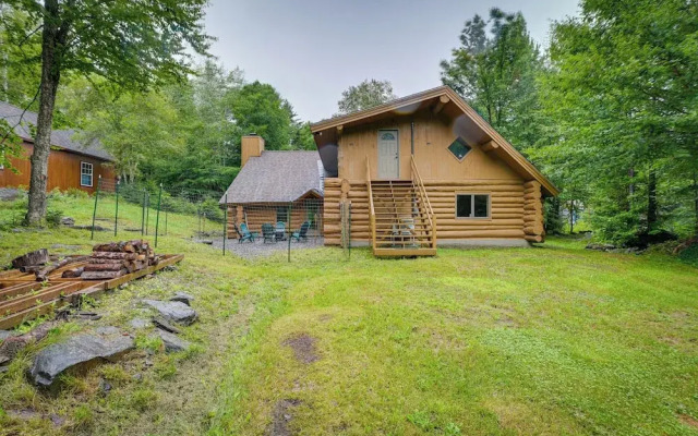 Secluded Greenville Cabin: Walk to Moosehead Lake!