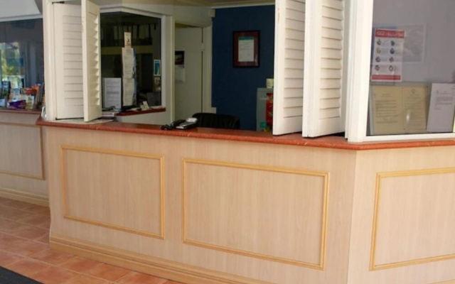 Cannes Court Holiday Apartments