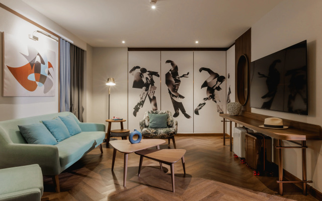 Public House Bangkok, a Member of Design Hotels