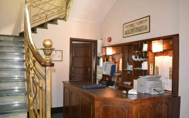 Hotel Apollo