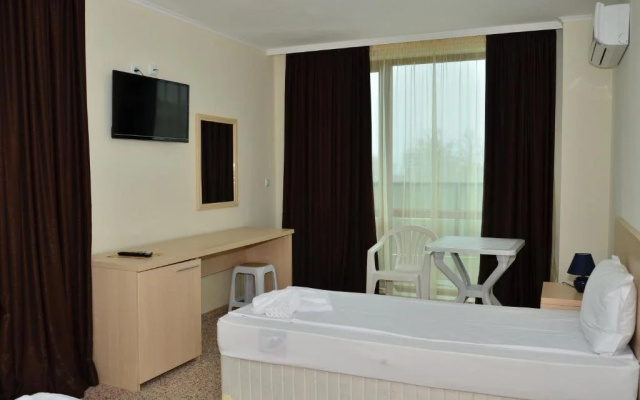 La Piazza Primorsko Rooms & Apartments