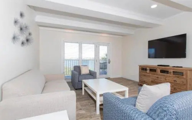 19610 Gulf Blvd Condo Unit 109