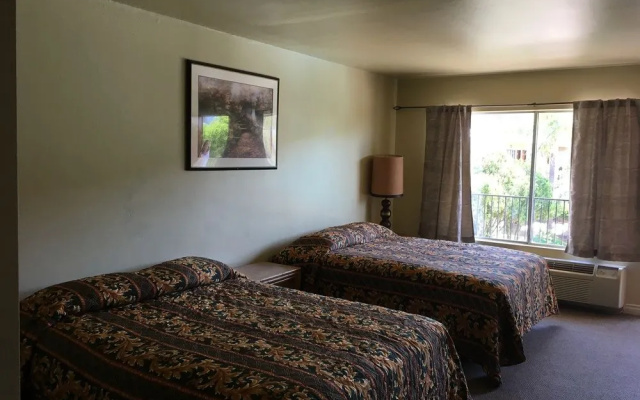 Vista Pines Motel