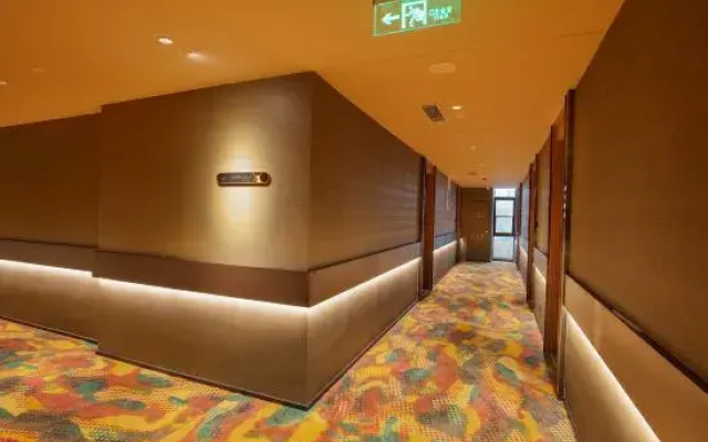 Orange Hotel  (Beijing huiyizhongxin）