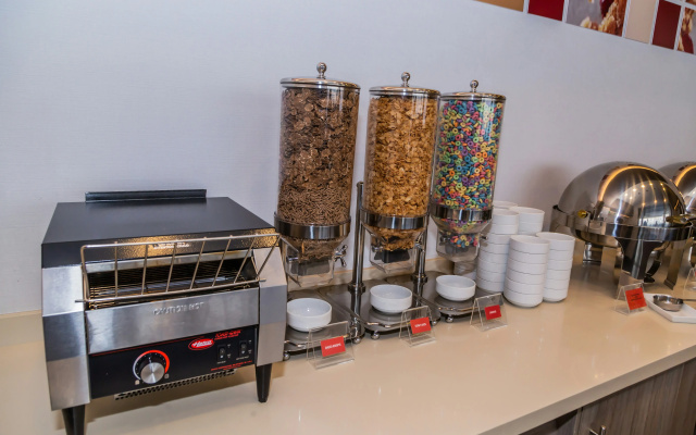 Hampton Inn & Suites by Hilton Puebla