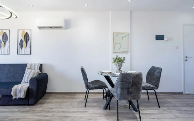 Olympus Stylish 2-BR Apt in Larnaca