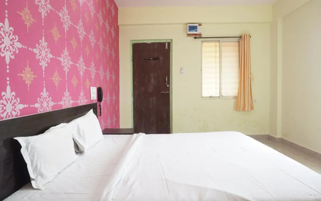 OYO 86266 Hotel Golden Lodge