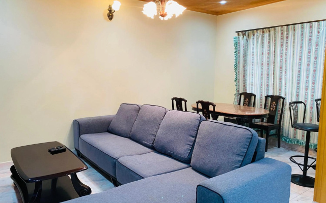 100 Backpackers Hostel