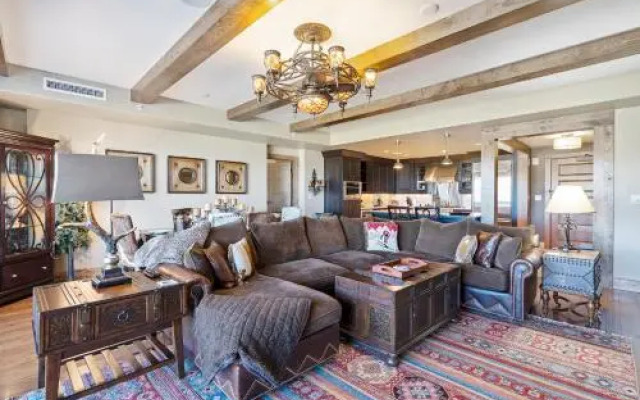 Edgemont 2305 - Luxury Ski-in Ski-out Condo