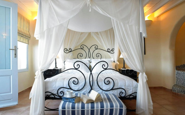 Suites of the Gods Cave Spa