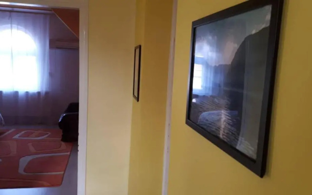 Barátságos ház emelete
