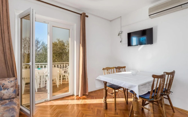 Awesome Apartment in Rab With 2 Bedrooms