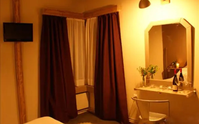 Naousa Natura Mountain Sports Hotel