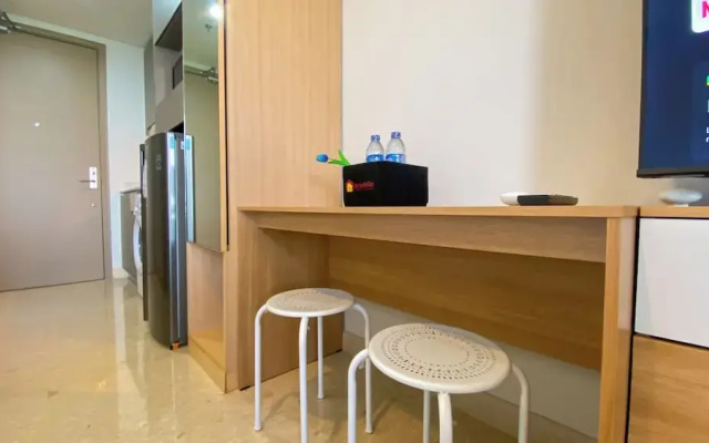 Comfort And Great Location Studio At Gold Coast Apartment