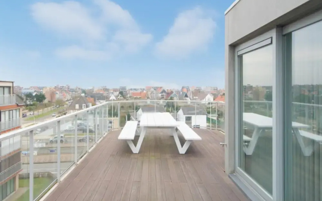 Penthouse in Ostend With sea View Dining