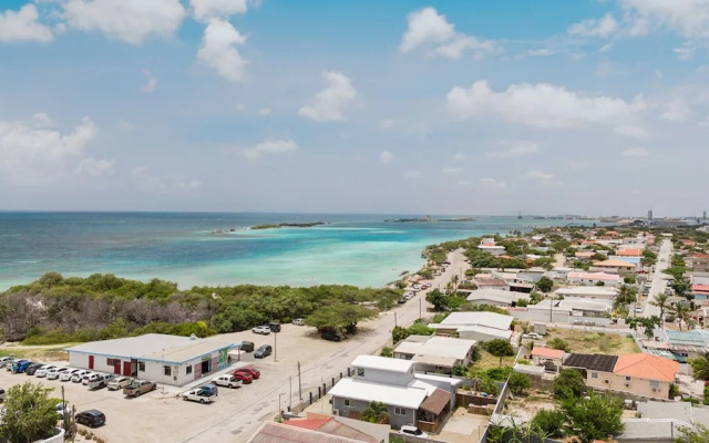 Mangel Halto Aruba one Minute Walk to Beach Apt2