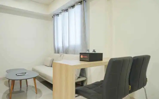 Modern and Comfy 2BR at Meikarta Apartment By Travelio