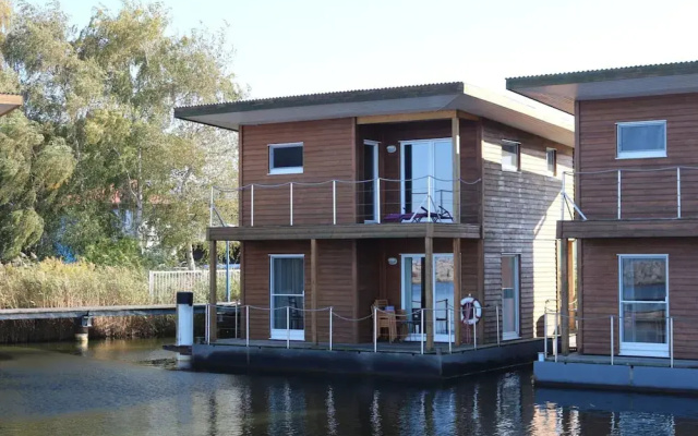 Hausboot in Barth am Barther Bodden