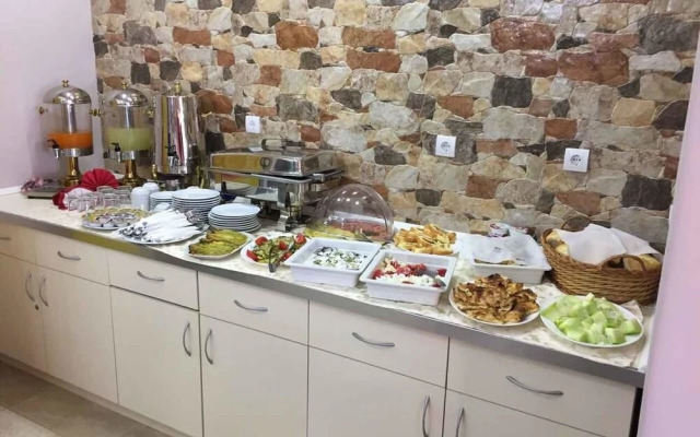 Apartments & Rooms Rozana