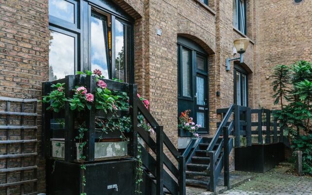 Отель Natural light and modern home in Primrose Hill Великобритания, Лондон - отзывы, цены и фото номеров - забронировать отель Natural light and modern home in Primrose Hill онлайн вид на фасад