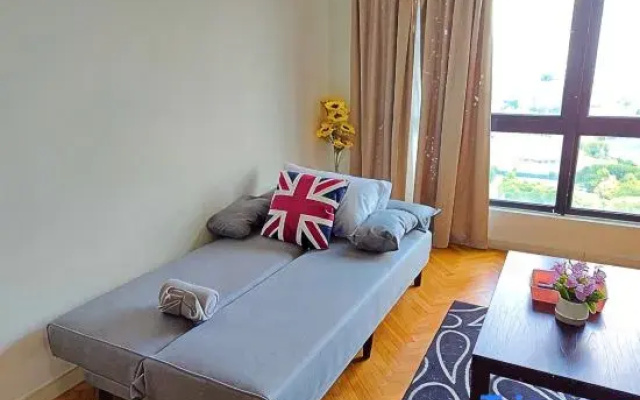 1R1B Cozy Emira Home|4min to Aeon Big|6 Pax|Wi-Fi #EM1