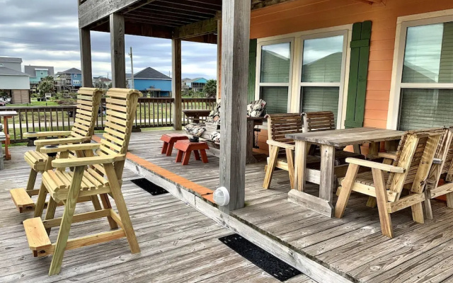 Seaside Merryment 4 Bedroom Home