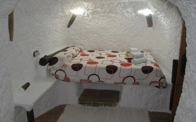 Cueva El Guindas
