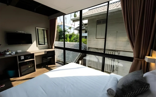V VAREE Bangkok