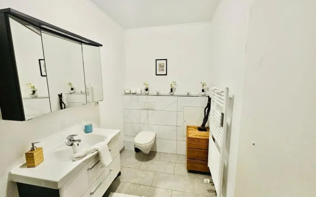 Charming 3 bedrooms with a cozy terrace