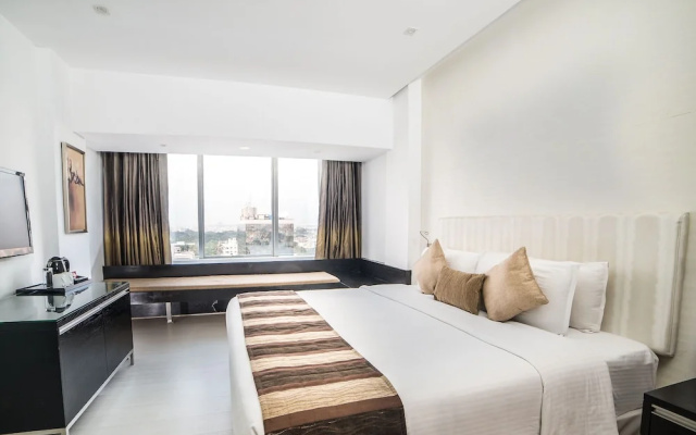 Clarion Hotel President
