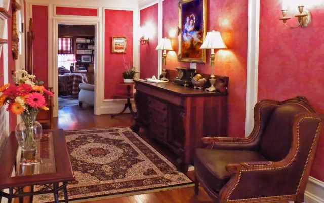 10 Fitch Luxurious Romantic Inn