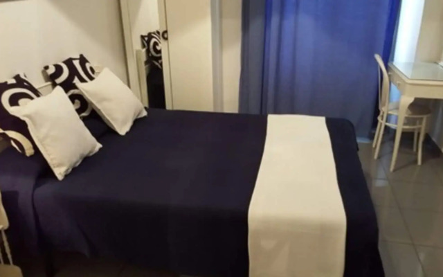 Hostal Parisien-NEW