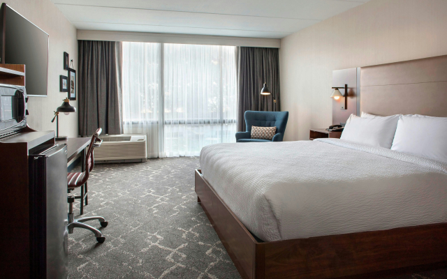 Four Points by Sheraton Philadelphia Northeast