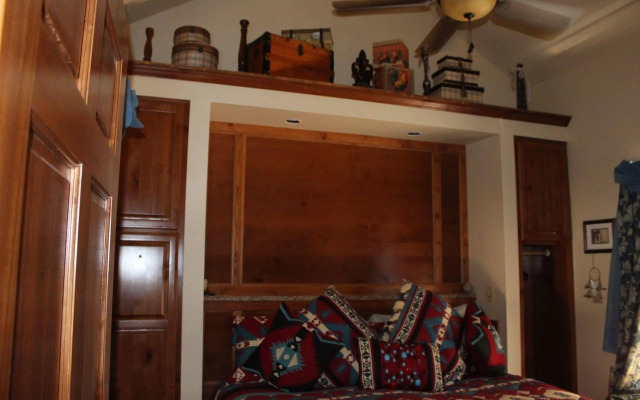 All Seasons Treehouse Village