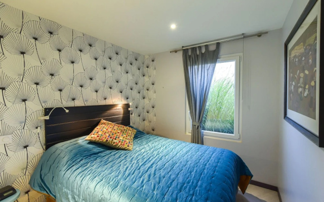 Luxury Holiday Home in Bannalec With Swimming Pool