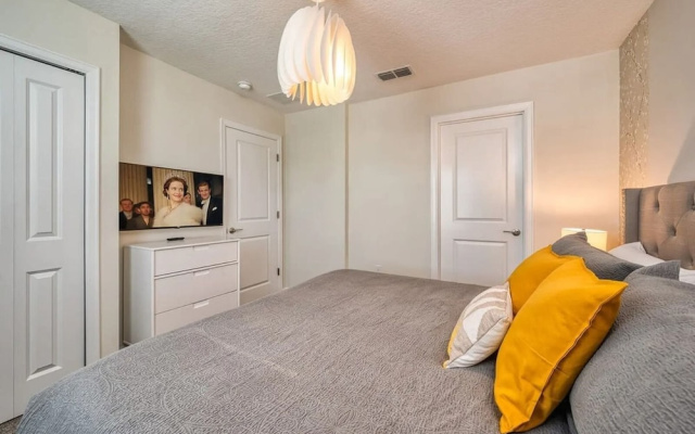6br/6ba Private Pool Themed Game Room