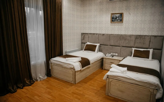 Отель Shahlo