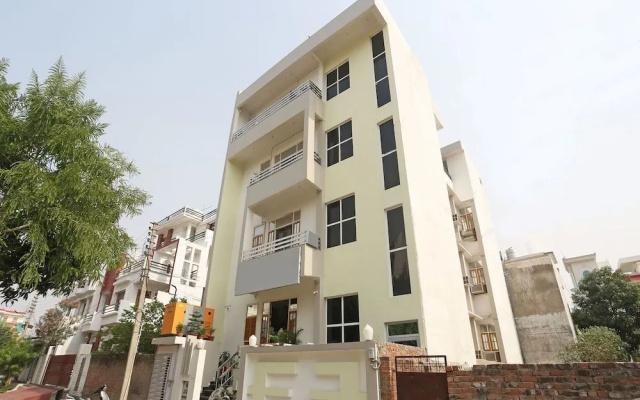 OYO 14854 VMS Royal Inn