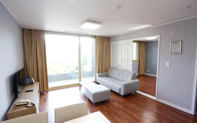 Muan Hotel The K