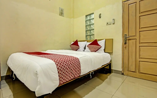 OYO Life 91268 Homestay Bu Erma Syariah