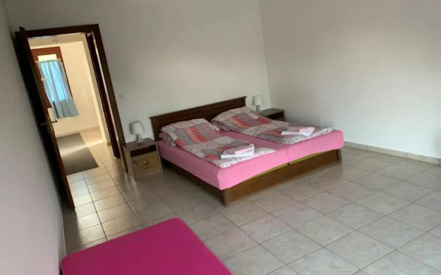 Buzal Morocza Pinceszet Es Szallashely